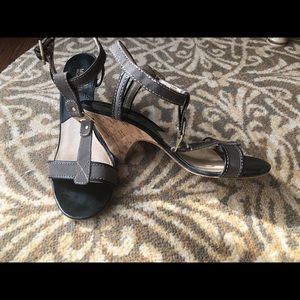 Michael Kors Tstrap beige/black